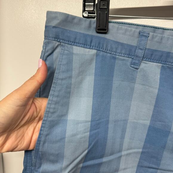 The North Face Mens Blue Checkered Plaid Explore Shorts Stretch Cotton Size 38 - Picture 3 of 11